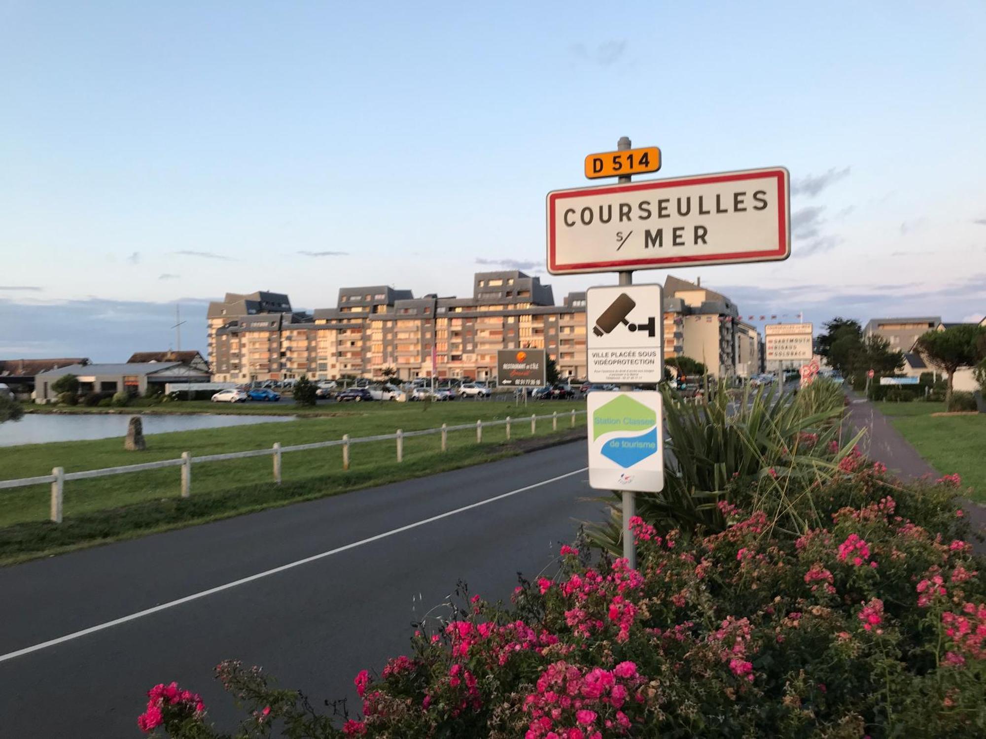 Bleu Sale - F2 Courseulles Avec Balcon公寓 外观 照片